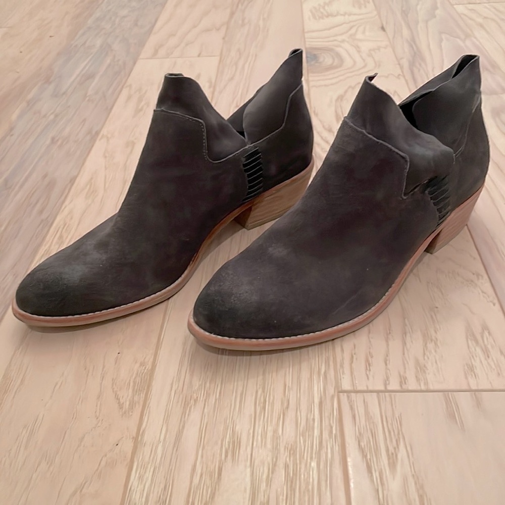 DOLCE VITA Suede Charcoal Ankle Boot Women’s Size 12